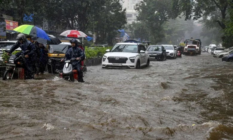 Mumbai Rain Alert, Mumbai Weather Update, IMD Heavy Rainfall, Mumbai High Tide, Thane Rain Alert, Pune Weather Update, Maharashtra Rain News, Mumbai Monsoon 2025, Mumbai Local Train Weather Impact, Heavy Rain Mumbai Today