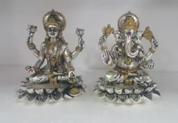 मां लक्ष्मी की तस्वीर या प्रतीक चिन्ह